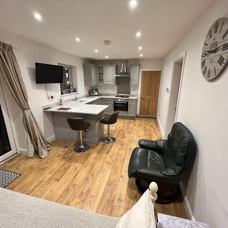 Sandscroft Annex 5A Appartement Broadway  Buitenkant foto
